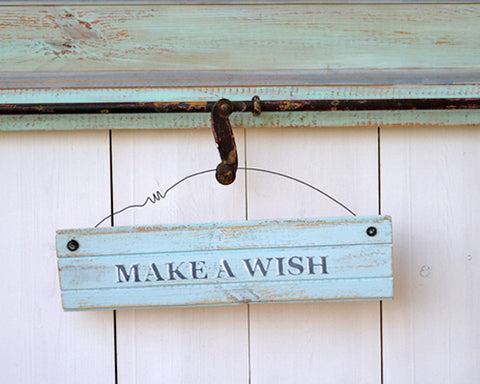 make a wish שלט עץ לתלייה וכיתוב