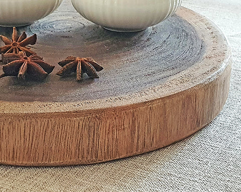 בר - פרוסת עץ מהטבע כמרכז שולחן ולהגשה