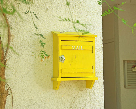 Mail Box  תיבת דואר - צהוב